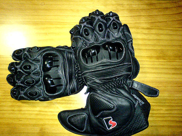 gloves.jpg