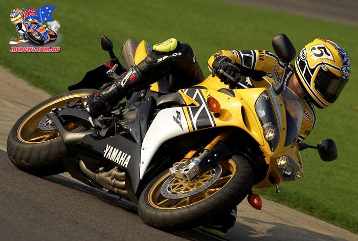 2006_yzf-r1sp_rhf_edwards_action_700p.jpg