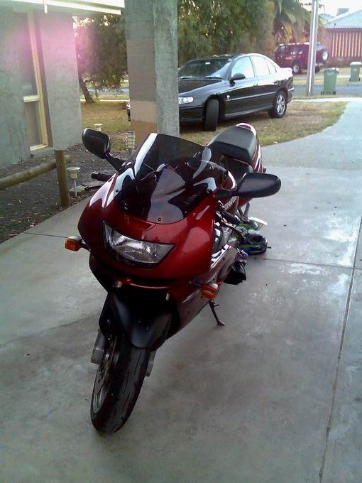 ZX9R also2.jpg