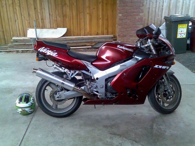 ZX9R also.jpg