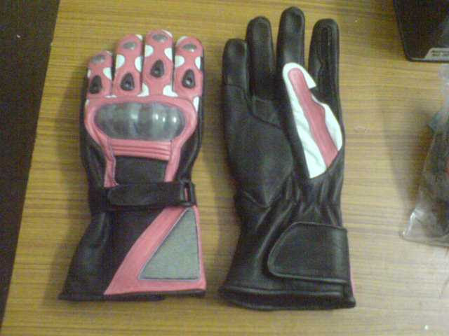 Suit - Pink - Gloves.jpg