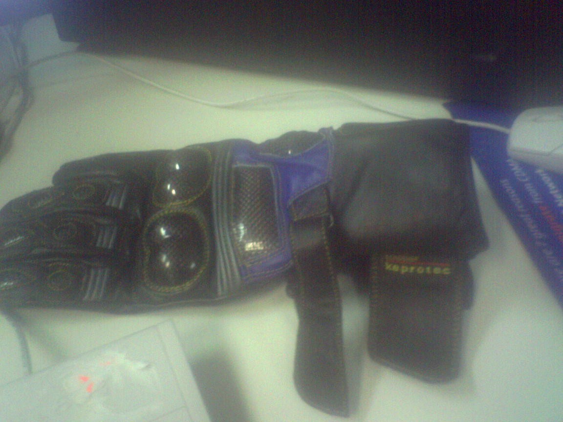 glove.jpg