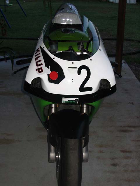 Mitchs ZX7R Front Side.jpg