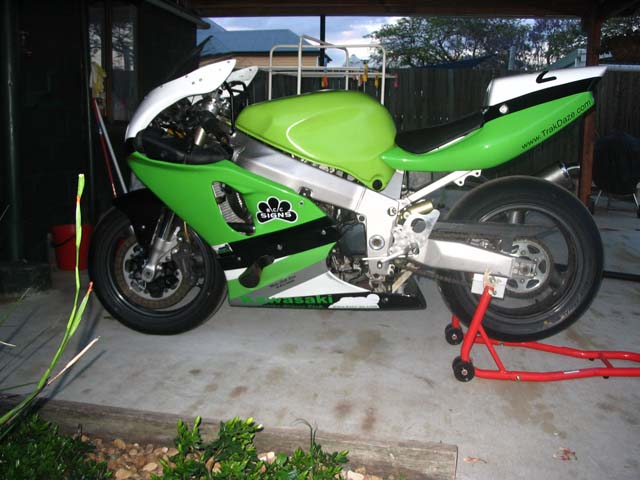 Mitchs ZX7R Left Side.jpg