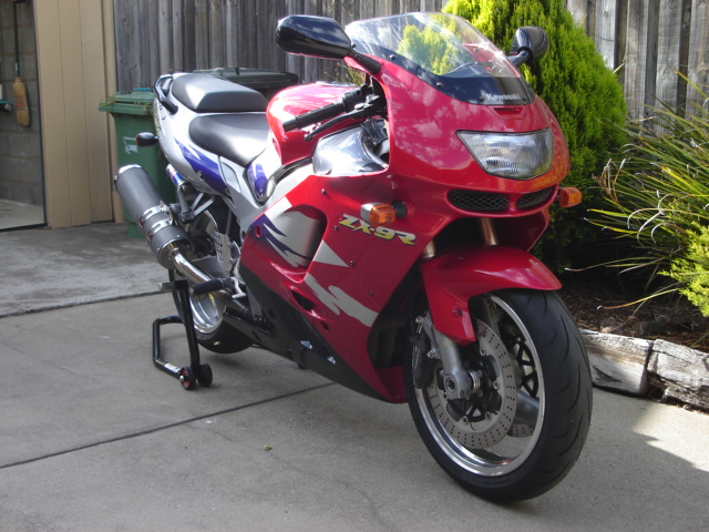 ZX9R.2.JPG