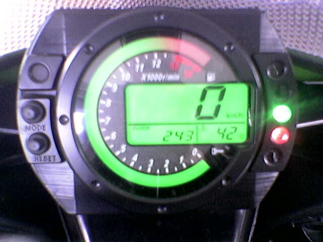 green gauges..JPG