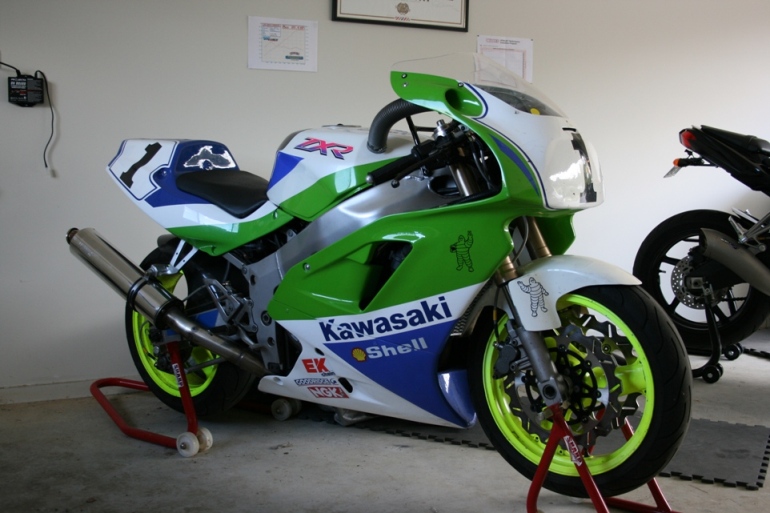 ZXR750.jpg