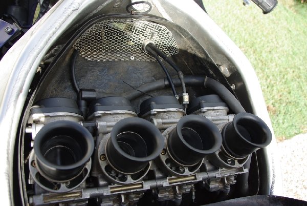 R1 airbox1.jpg