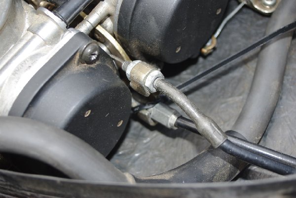 R1 throttle cable2.jpg