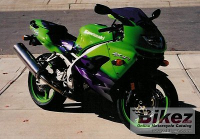 28_0_1_2_zx-9r%20ninja_Image%20credits%20-%20Jeremy[1].jpg