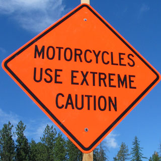 md+motorcycles_use_caution_sign.jpg