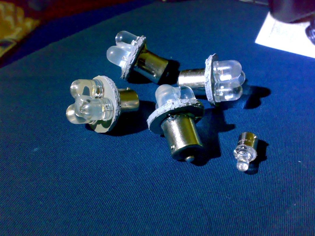 LEDs - indicators & number plate light-.jpg