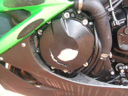 zx6r09brokencover.jpg