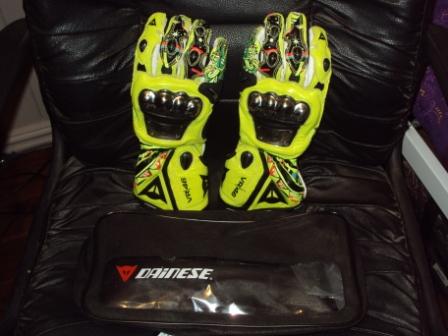 ROSSI GLOVES1.jpg