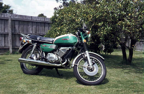 Suzuki GT250.jpg