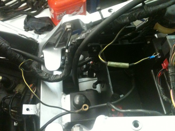 94 zxr 750 loose wires.JPG