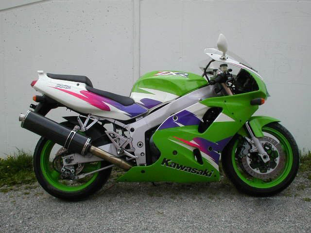 kawasaki_zxr_750_1995_5_lgw.jpg