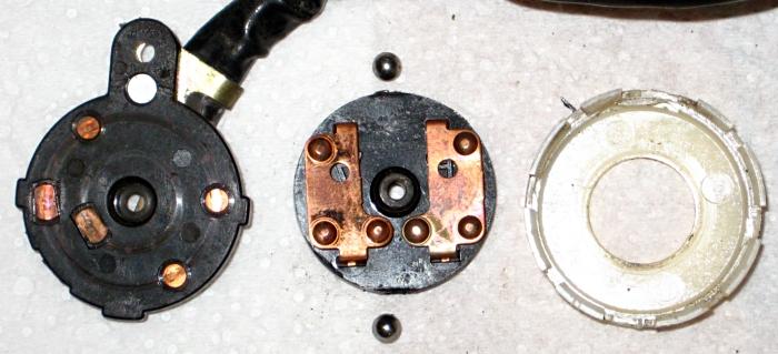 gpx750r_ignition_switch_dismantled.jpg