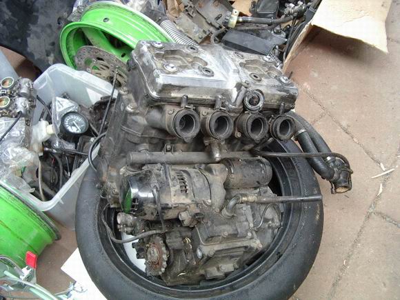 ZXR 9-1-06 in bits motor.JPG