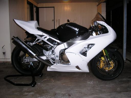 race glass on.jpg