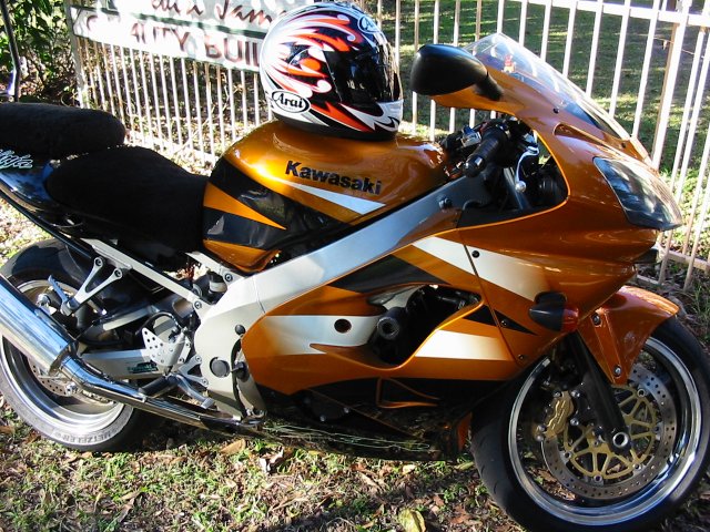helmet1.jpg