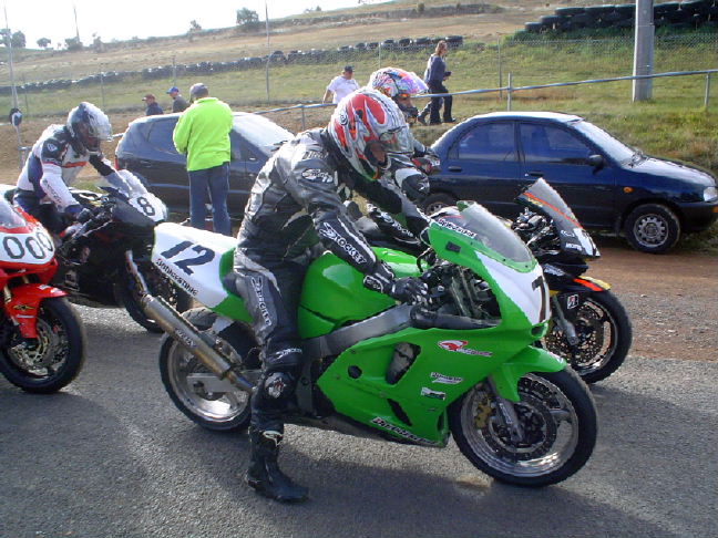 ZX6F1 dummy grid broadford june06.jpg