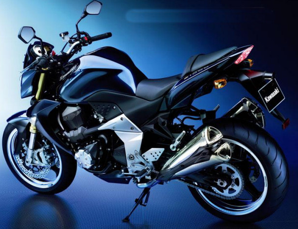 07_Kawasaki_Z1000_BLUa.jpg