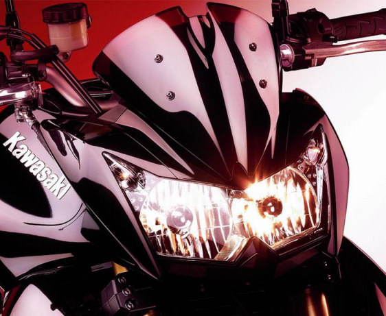 07_Kawasaki_Z1000_BLKb.jpg