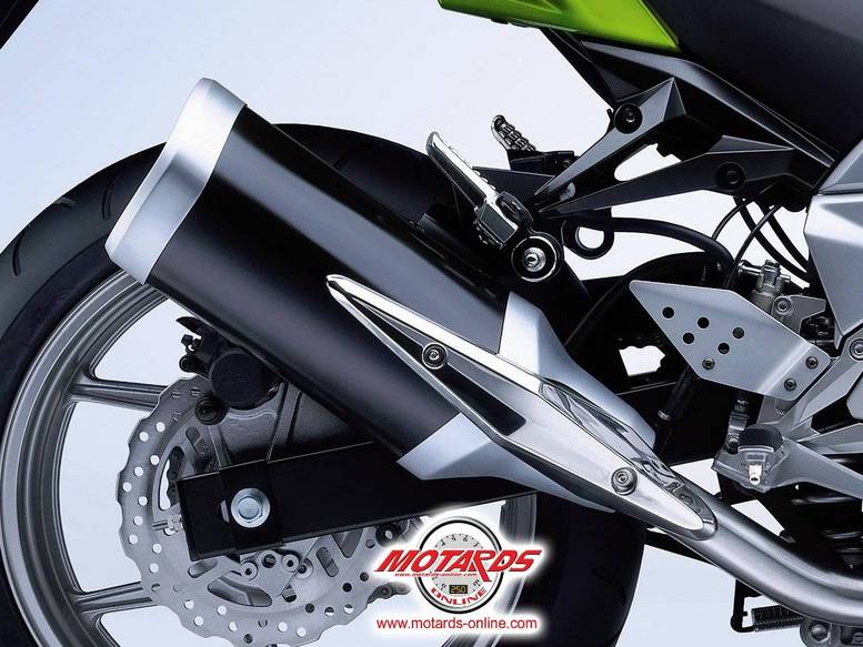 Kawasaki-z750-2007_officielle_08.jpg