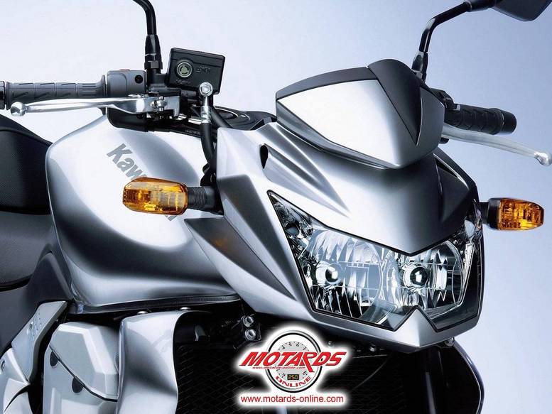 Kawasaki-z750-2007_officielle_06.jpg
