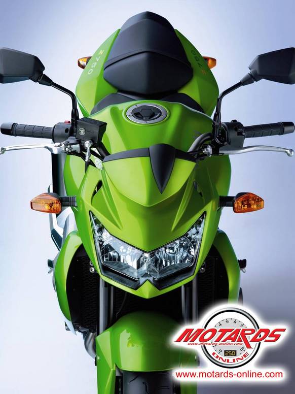 Kawasaki-z750-2007_officielle_03.jpg