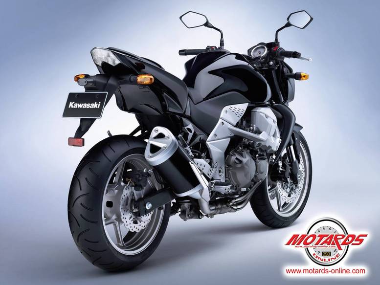 Kawasaki-z750-2007_officielle_02.jpg