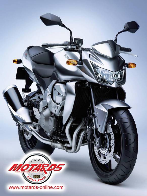 Kawasaki-z750-2007_officielle_01.jpg