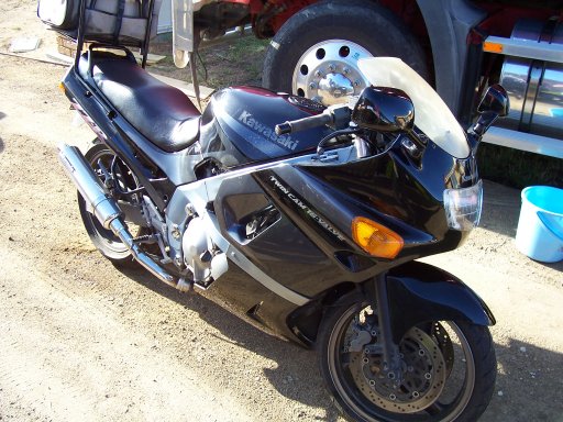 ZZR92.jpg