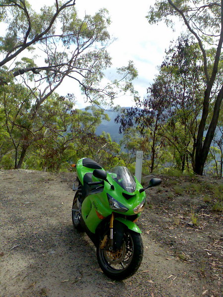 ZX6R with Mt Bartlefrere as a backdrop.