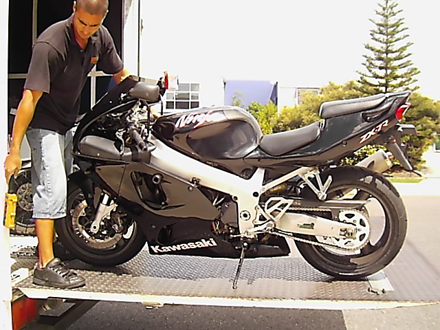 ZX7R 001.jpg