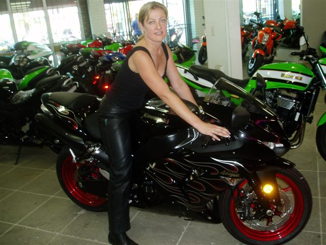 Wendy on the ZX10R.jpg