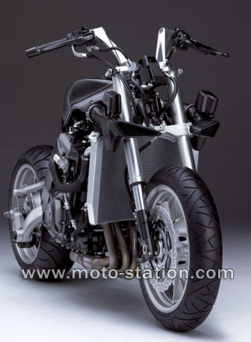 Kawasaki_GTR1400_nu_st3pz.jpg