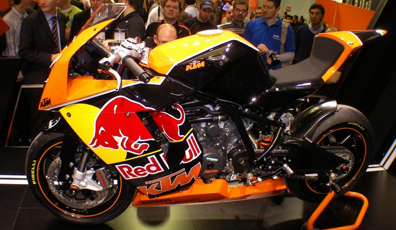 RC8-Superstock-1.jpg