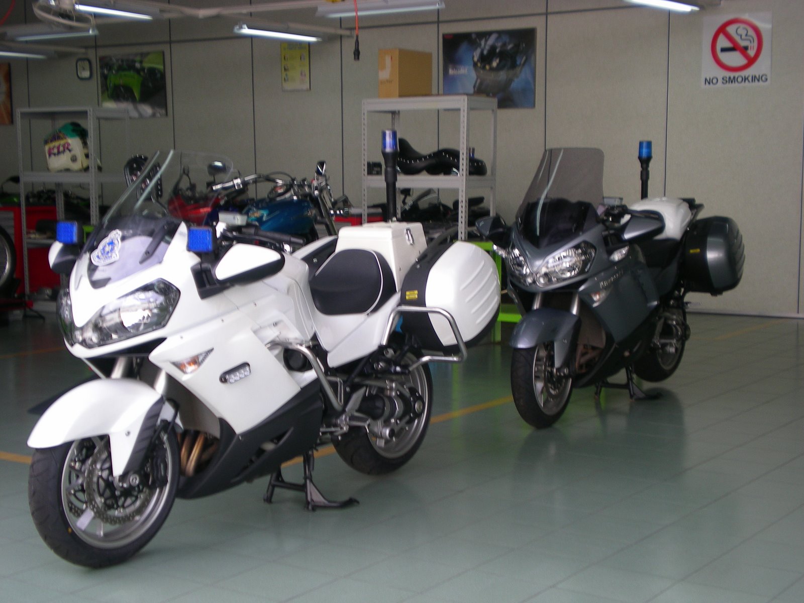 Kawasaki_1400GTR_Police_Bike_2_Version.JPG