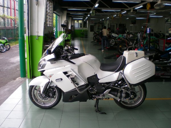 Kawasaki_1400GTR_Police_Bike_version_2_pic2.JPG