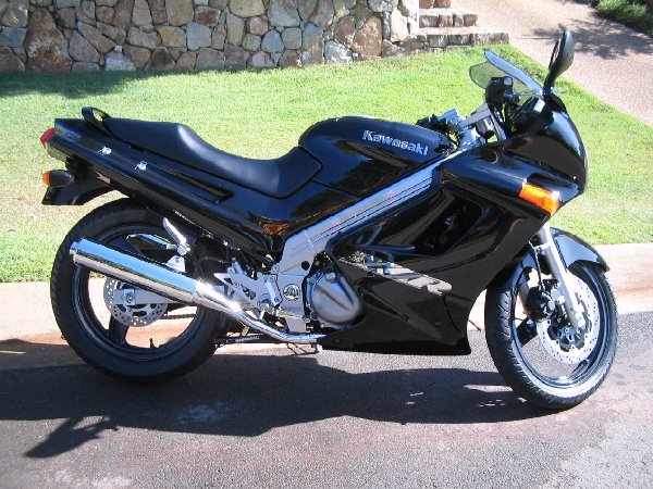 Wendy's ZZR 250.JPG