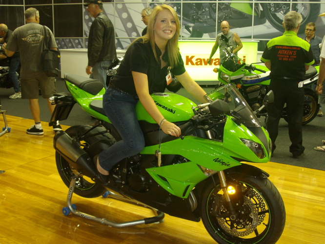 gf on the new 6... she laughed at the pillion seat...