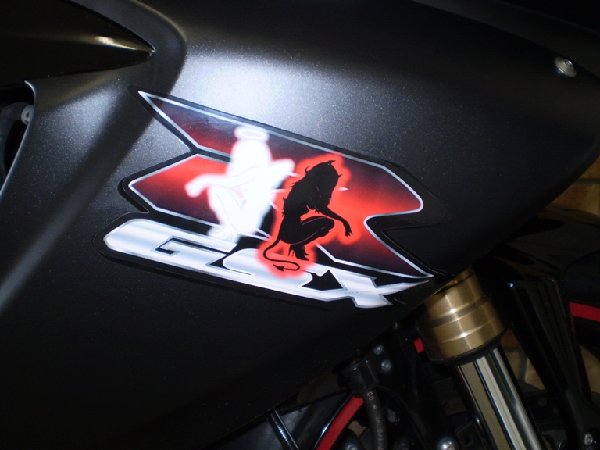 BM'S GSXR Mods Feb 09 003.jpg (296.6 KiB) Viewed 3749 times Fairing stickers