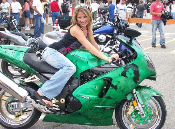 kawasaki girl (150)k.jpg