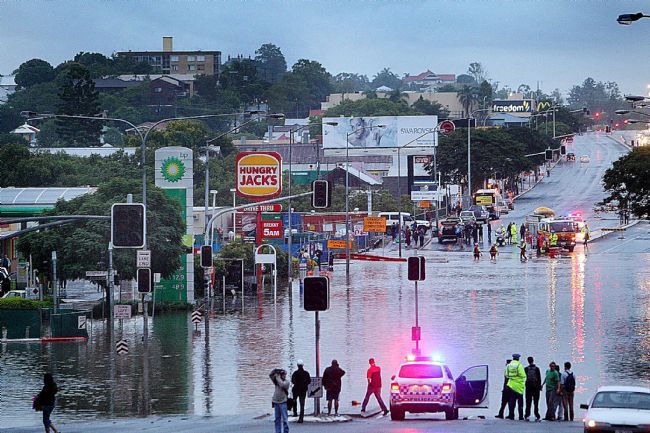 Bowen_Bridge_Road_fromHospital_1.jpg