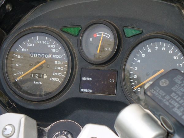GSX750F-pic3.jpg