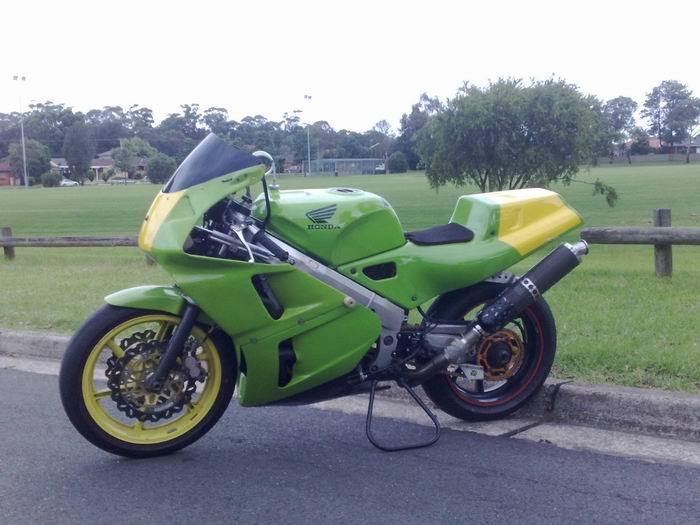 vfr400green.jpg