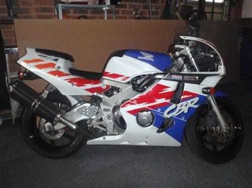 honda cbr 400RR