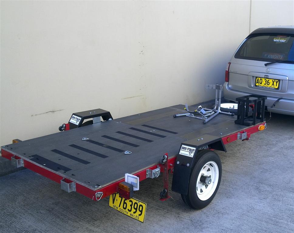 easy trailer (Large).jpg